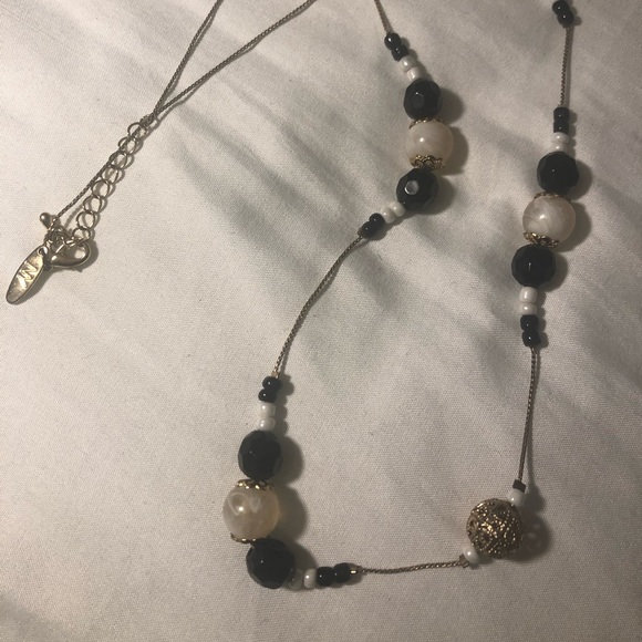 Black, white and gold necklace - Picture 1 of 3